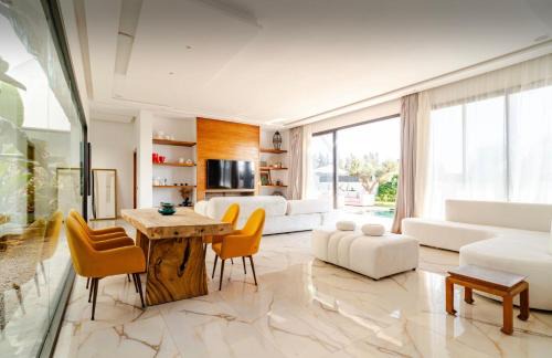 Tassoultante House | Manzal Vista