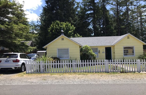 Manzanita House | Manzanita Beach Charmer! Dog Friendly Home with a Short Walk to Beach ~MCA#1012