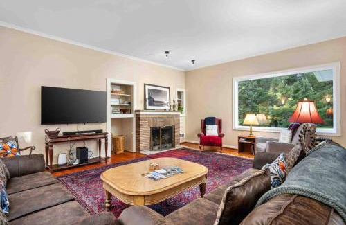 Manzanita House | Manzanita Schoolhouse