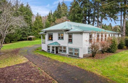 Manzanita House | Manzanita Schoolhouse
