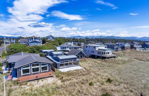 Manzanita House | Manzanita Waves House: Luxury Oceanfront Short-Term Vacation Rental
