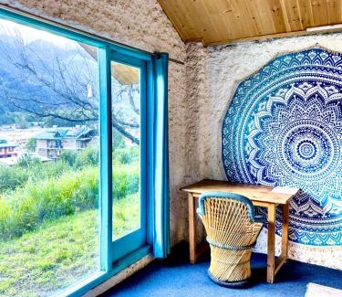 Manali Bed & Breakfast | Manzil Cafe & Stay