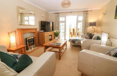 Broadway House | Maple Cottage