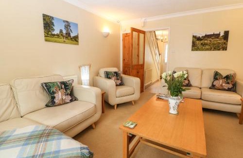 Broadway House | Maple Cottage