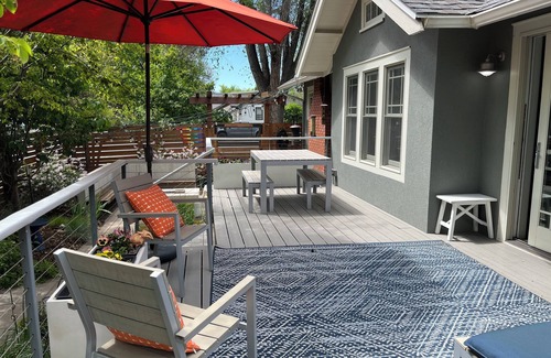 Martinez Park House | Maple Courtyard | Old Town w/King Suite & Piano