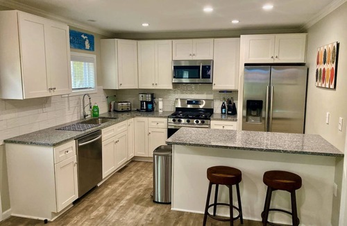 Lexington House | Maple Gardens - 3 Bedroom Lake Access Home