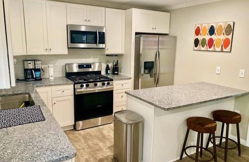 Lexington House | Maple Gardens - 3 Bedroom Lake Access Home