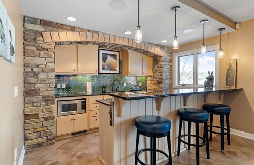 Buffalo Cottage | Maple Lake Chalet
