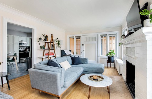 Seattle House | Maple Leaf Craftsman with Hot Tub and AC