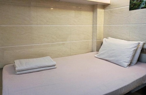 Tsim Sha Tsui House | Maple Leaf Guest House