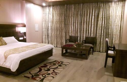 Kharar Hotel | Maple Leaf Hotel