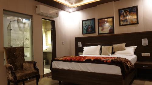 Kharar Hotel | Maple Leaf Hotel