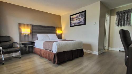 Kincardine Hotel | Maple Leaf Inn & Suites