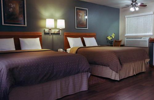 Shady Cove Hotel | Maple Leaf Motel
