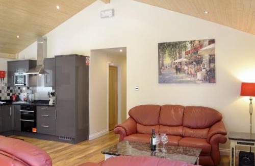 Otterburn House | Maple Lodge