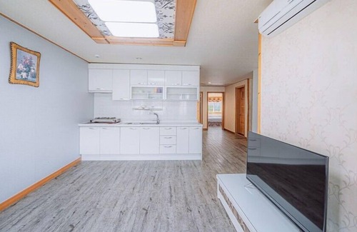 Jeongseon House | maple pension