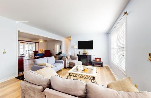 Maplewood House | Maplewood - 30 Bryn Mawr Dr.