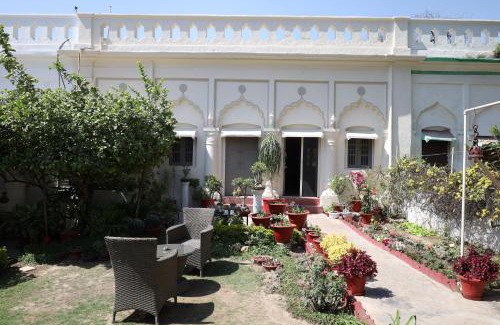 Mohangarh Bed & Breakfast | Maqbara 27