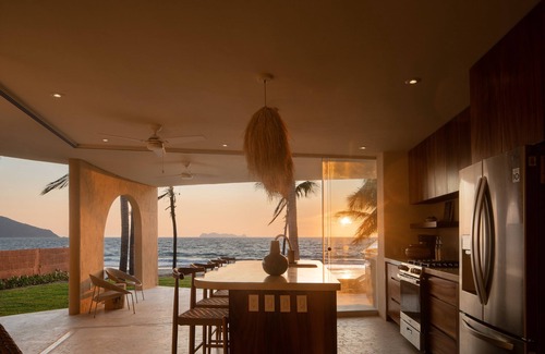 Barra de Potosi Apartment | Mar de Coco Beach Front Villas
