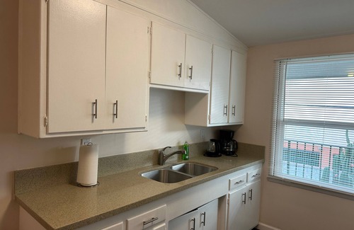 Del Rey Apartment | Mar Vista 1bd Room Apt with Parking