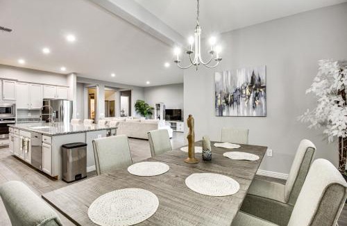 Tucson House | Marana Home with Pool Access and Mountain Views!