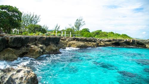 Discovery Bay Apartment | Marantha Villa