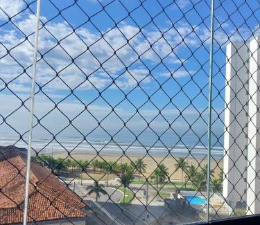 Mirim Apartment | Maravilhoso apto 50 mts da praia com ar cond. - MD02I