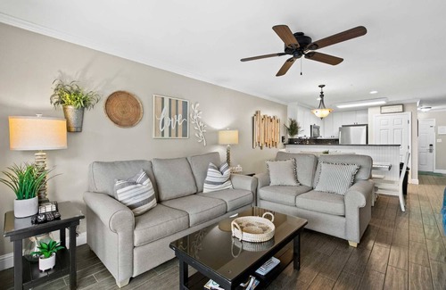 Miramar Beach Condo | Maravilla 1202 3/2 pet friendly second floor unit beach service