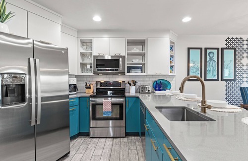 Fort Walton Beach - Destin Condo | MARAVILLA "LUCKY TOO" BEAUTIFUL PRIVATE BEACH VIEWS END UNIT "BEACH SETUP DAILY"