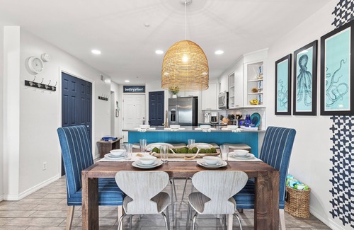 Fort Walton Beach - Destin Condo | MARAVILLA "LUCKY TOO" BEAUTIFUL PRIVATE BEACH VIEWS END UNIT "BEACH SETUP DAILY"