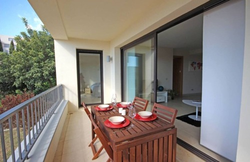 Marbella Apartment | Marbella apartment with 3 pools/gym/garage