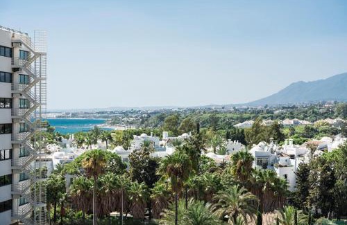Golden Mile Apartment | MARBELLA CITY BEACHFRONT WITH SEA VIEW