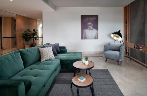Golden Mile Apartment | MARBELLA CITY BEACHFRONT WITH SEA VIEW