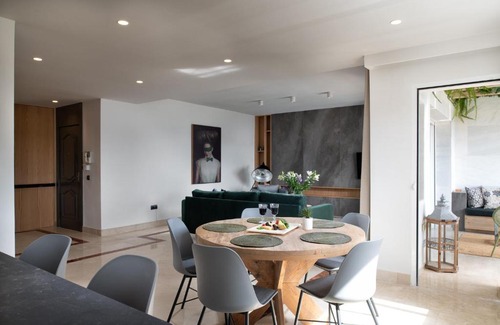 Golden Mile Apartment | MARBELLA CITY BEACHFRONT WITH SEA VIEW