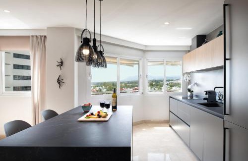 Golden Mile Apartment | MARBELLA CITY BEACHFRONT WITH SEA VIEW