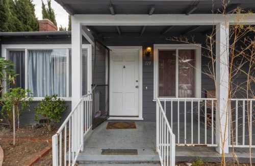 Redwood City House | @ Marbella Lane 5BR House in Downtown Redwood City