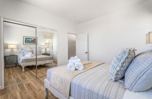 Makaha Valley House | @Marbella Lane - 7BR home w/Mountain+Ocean Views