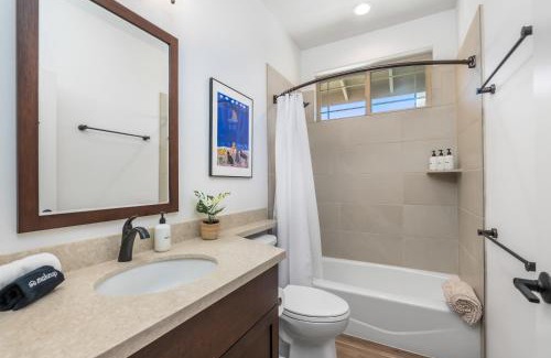 Makaha Valley House | @Marbella Lane - 7BR home w/Mountain+Ocean Views
