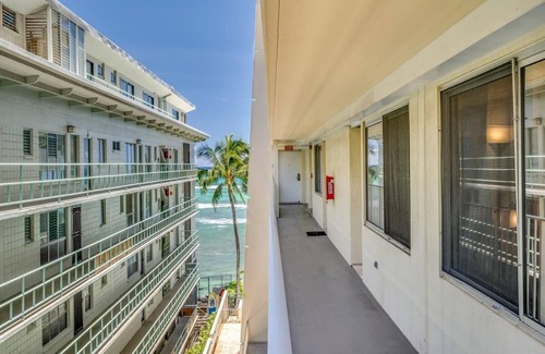 Diamond Head - Kapahulu - St. Louis Condo | @ Marbella Lane - Breezy Studio@Diamond Head Beach Hotel