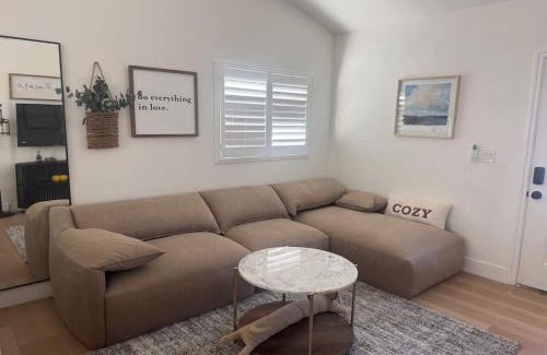Compton House | #Marbella Lane - Cityside Haven with Touch of Charm