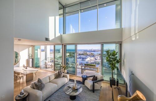 Waterfront Apartment | @ Marbella Lane - Luxurious 3BR Penthouse