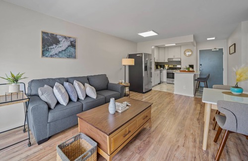 Waikiki Condo | @ Marbella Lane -Modern 2BR l Parking l Near Beach