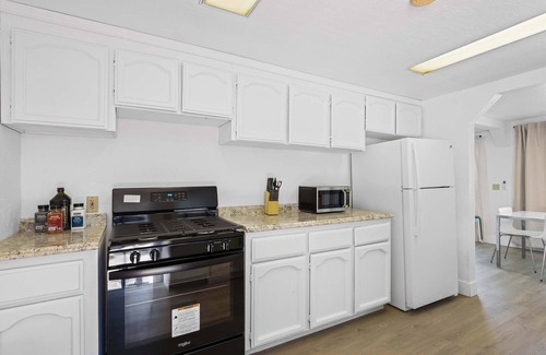 San Tomas Cottage | @ Marbella Lane - Modern Cabin-style 2BR Home