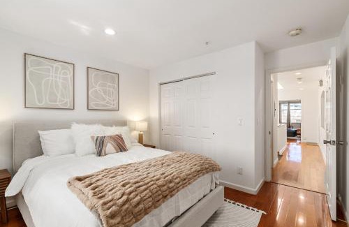 Daly City House | # Marbella Lane - Vibrant 5BR Home in Daly City