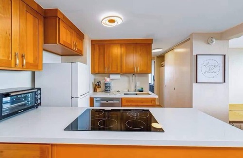 Waikiki Apartment | @ Marbella Lane - Wind'kissed Oceanfront Seascape