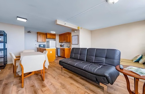 Waikiki Apartment | @ Marbella Lane - Wind'kissed Oceanfront Seascape