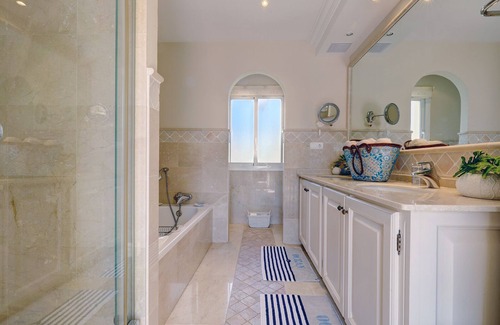 Artola Villa | Marbella private villa, heated pool - Jacuzzi available - Sleeps 8