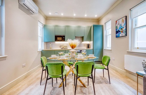 Bryanston and Dorset Square Apartment | Marble Arch Suite 2-Hosted by Sweetstay