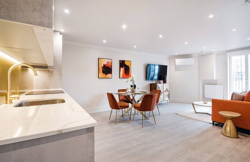 Marylebone Apartment | Marble Arch Suite 6-Hosted by Sweetstay