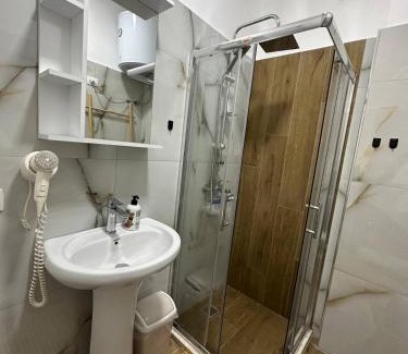 Shkembi i Kavajes Apartment | Marble Breeze Apartment By Adriatic Living